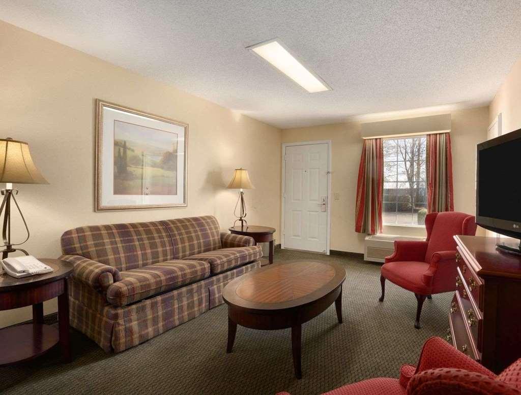 Baymont By Wyndham Salem Roanoke Area Otel Oda fotoğraf